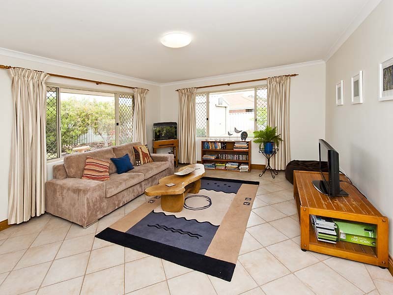 11 Jannali Way, San Remo WA 6210