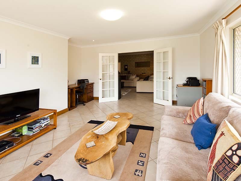 11 Jannali Way, San Remo WA 6210