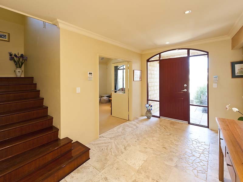 4 Starfire Close, Halls Head WA 6210