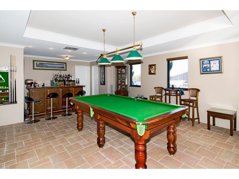 12 Nullewa Parkway, Lakelands WA 6180