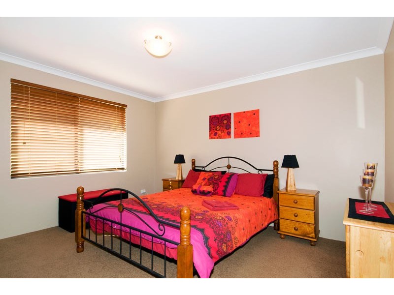 12 Nullewa Parkway, Lakelands WA 6180