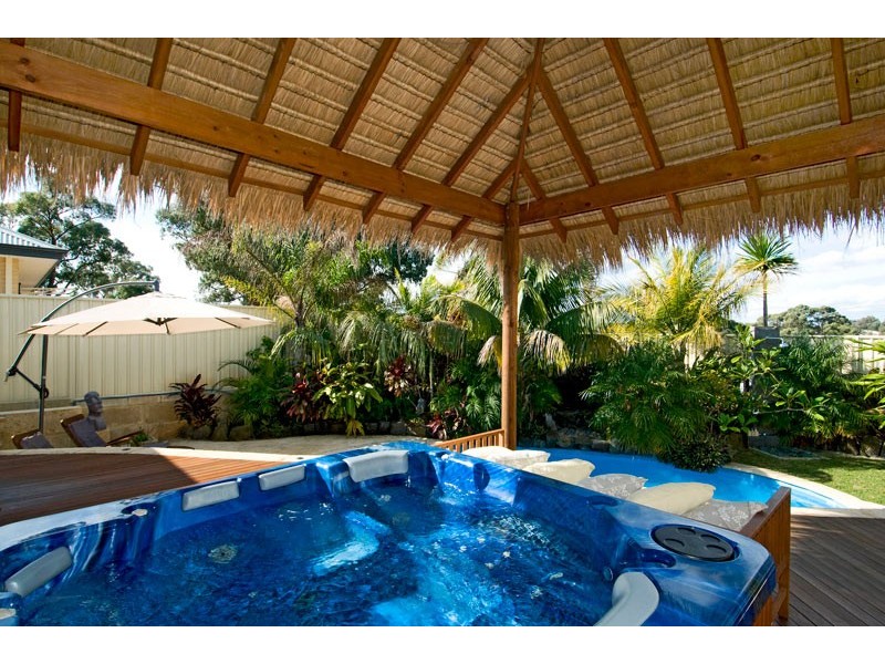 12 Nullewa Parkway, Lakelands WA 6180