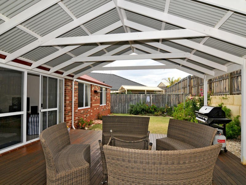 12 Quandong Parkway, Halls Head WA 6210