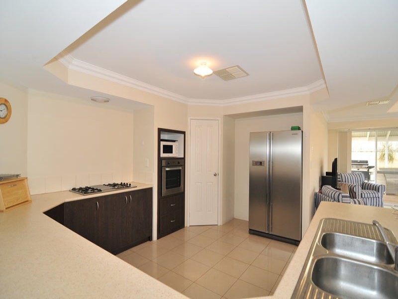 12 Quandong Parkway, Halls Head WA 6210