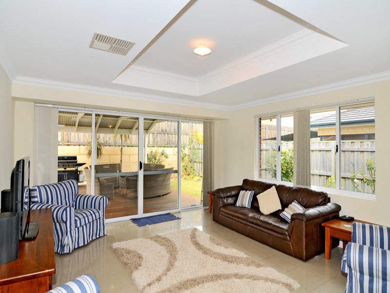 12 Quandong Parkway, Halls Head WA 6210