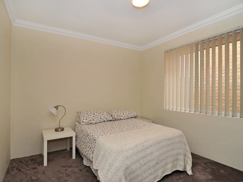 12 Quandong Parkway, Halls Head WA 6210