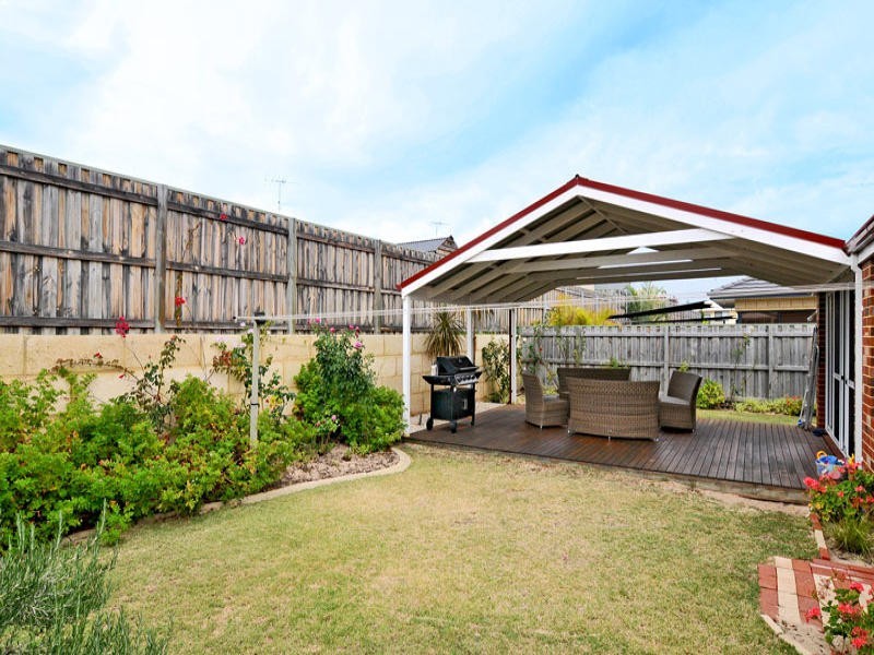 12 Quandong Parkway, Halls Head WA 6210