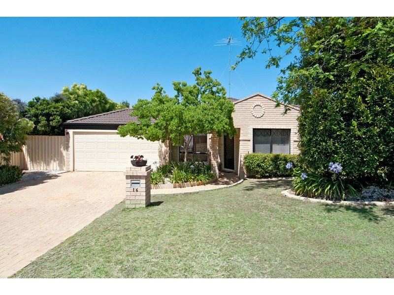 16 Lambourne Place, Halls Head WA 6210