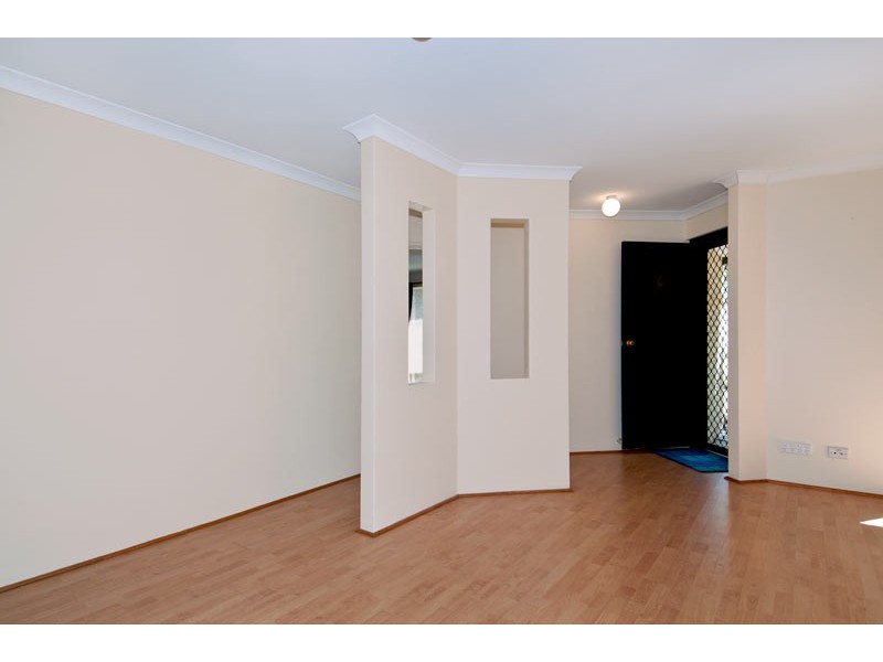 16 Lambourne Place, Halls Head WA 6210