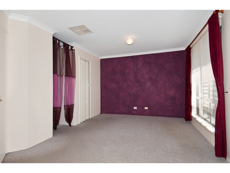 16 Lambourne Place, Halls Head WA 6210