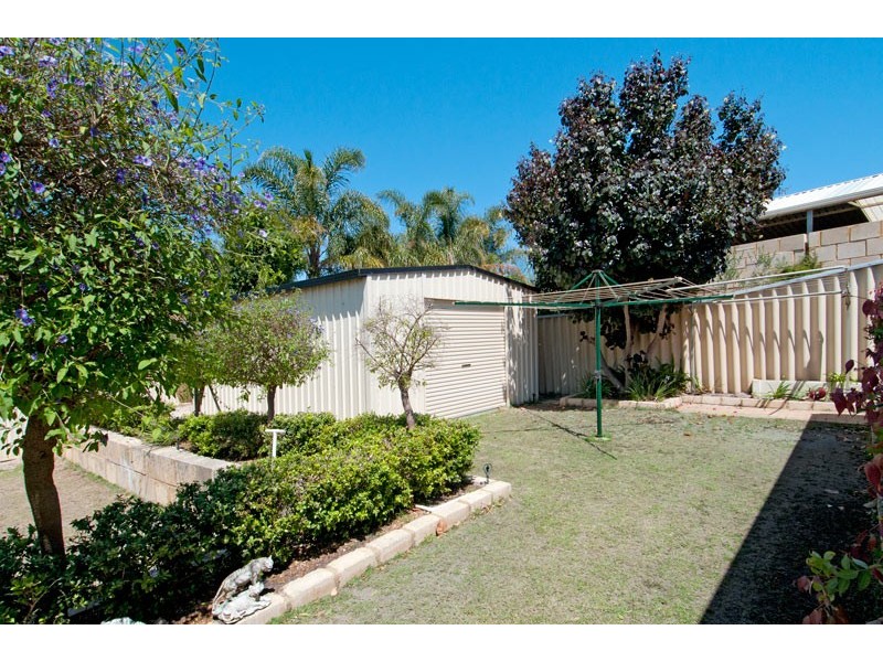 16 Lambourne Place, Halls Head WA 6210