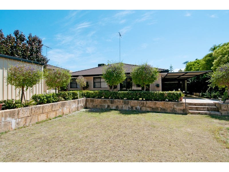 16 Lambourne Place, Halls Head WA 6210