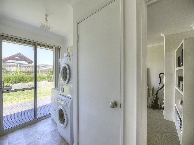 78 Seascapes Boulevard, Halls Head WA 6210