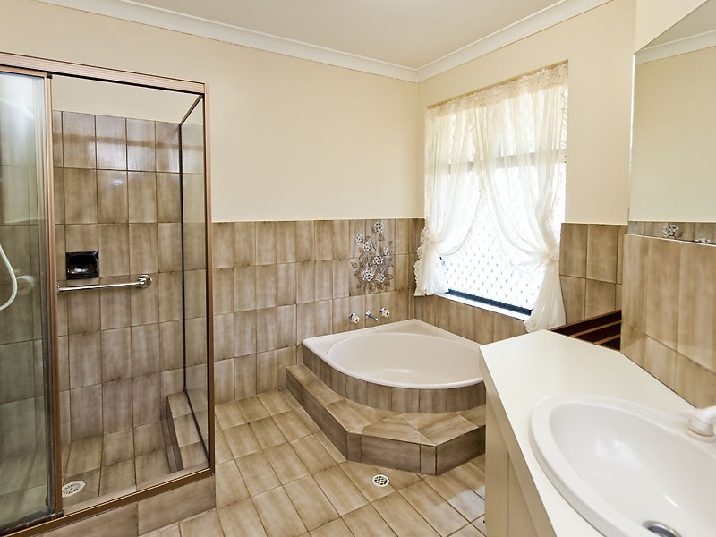 2 Lefroy Street, Mandurah WA 6210