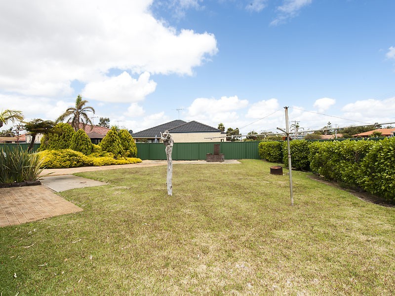 2 Lefroy Street, Mandurah WA 6210