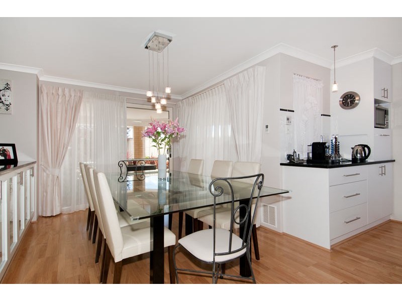 6 Dyer Lane, Lakelands WA 6180