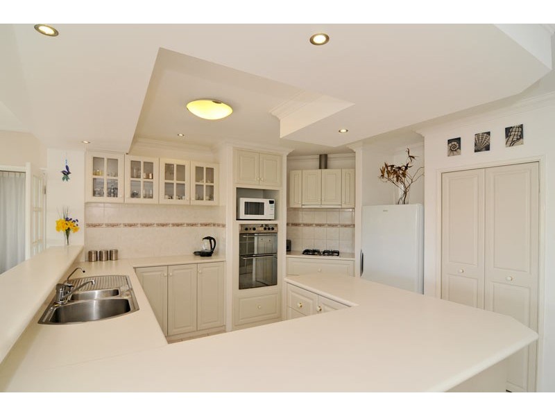 13 Starfire Close, Halls Head WA 6210