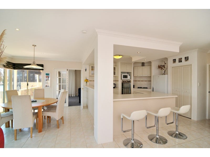 13 Starfire Close, Halls Head WA 6210