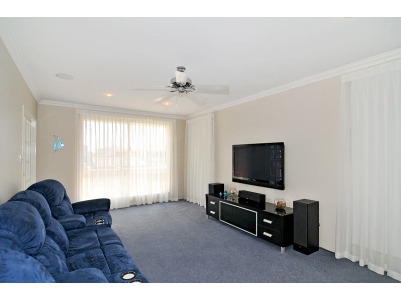 13 Starfire Close, Halls Head WA 6210