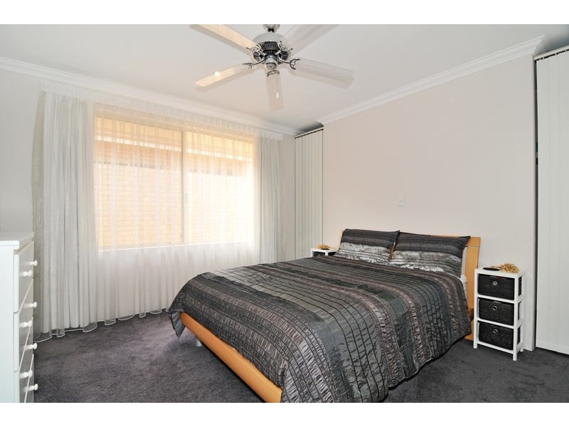 13 Starfire Close, Halls Head WA 6210