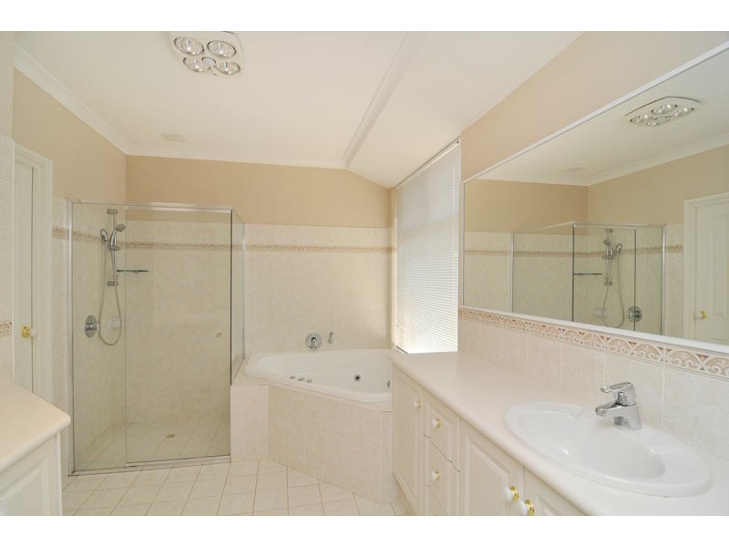 13 Starfire Close, Halls Head WA 6210