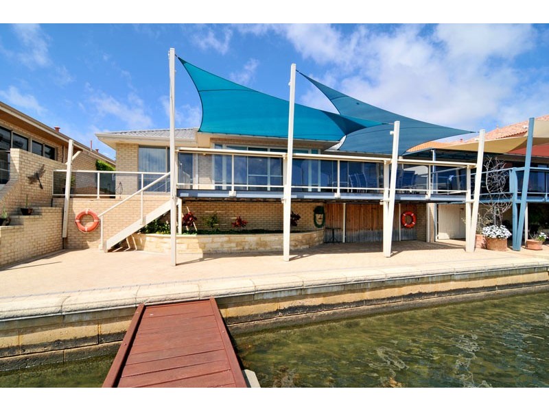 13 Starfire Close, Halls Head WA 6210