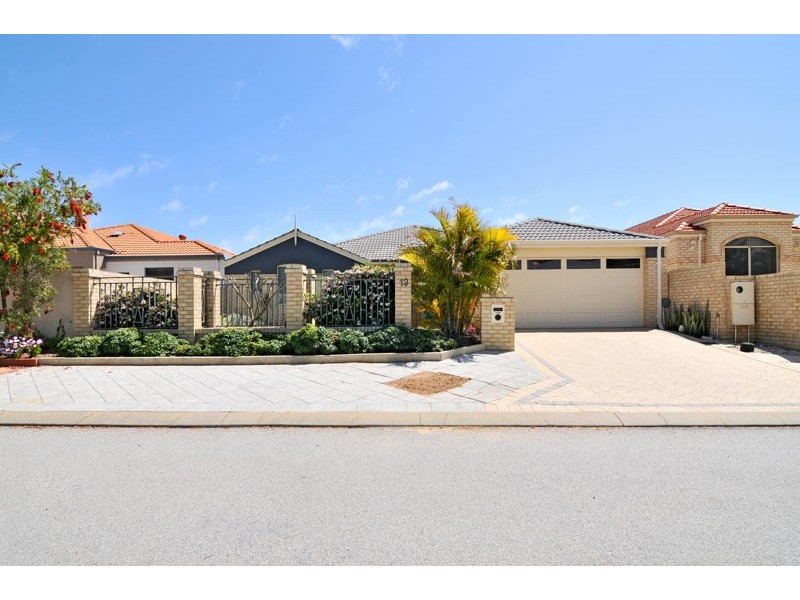 13 Starfire Close, Halls Head WA 6210
