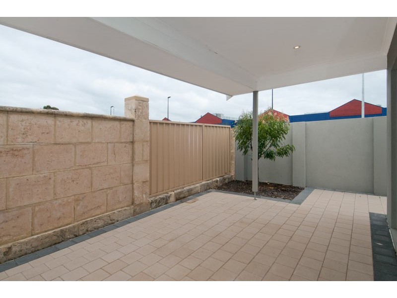 2 Illyarrie Avenue, Falcon WA 6210