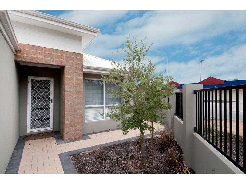 2 Illyarrie Avenue, Falcon WA 6210