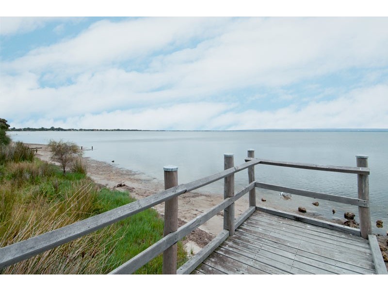 2 Illyarrie Avenue, Falcon WA 6210