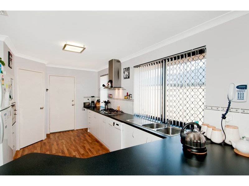 22 Highcliffe Circle, Lakelands WA 6180