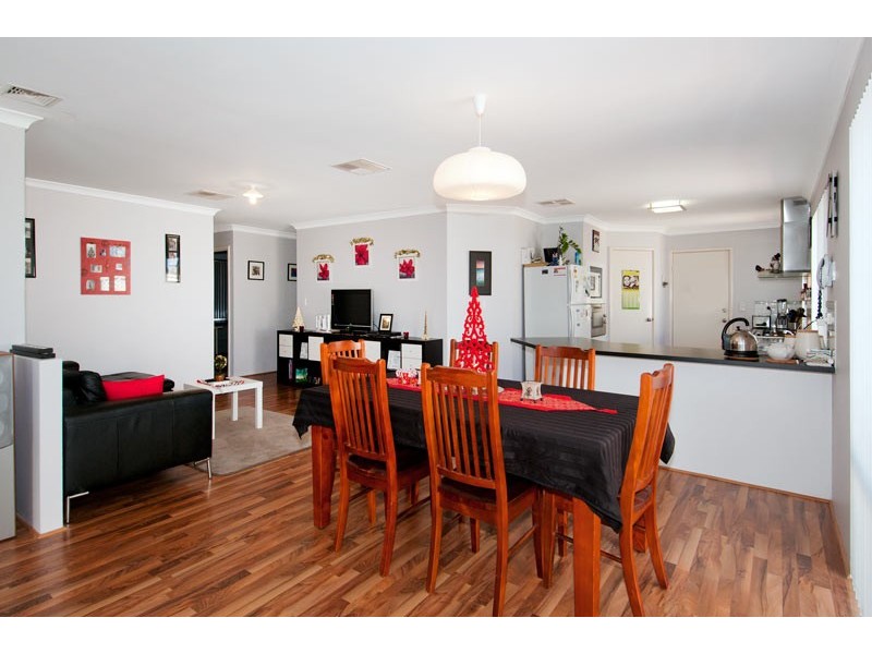 22 Highcliffe Circle, Lakelands WA 6180