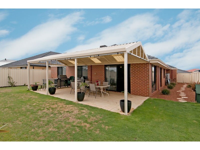 22 Highcliffe Circle, Lakelands WA 6180