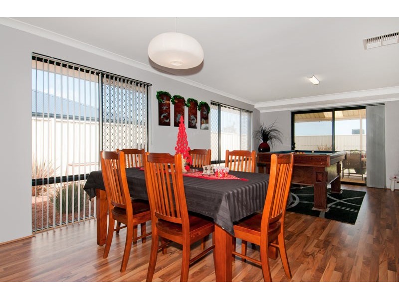 22 Highcliffe Circle, Lakelands WA 6180