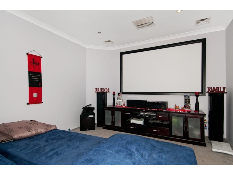 22 Highcliffe Circle, Lakelands WA 6180