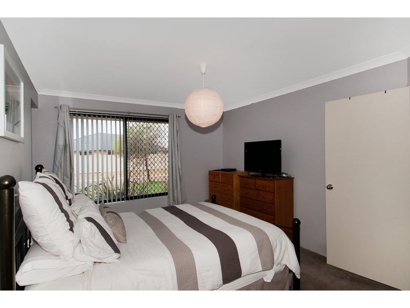 22 Highcliffe Circle, Lakelands WA 6180