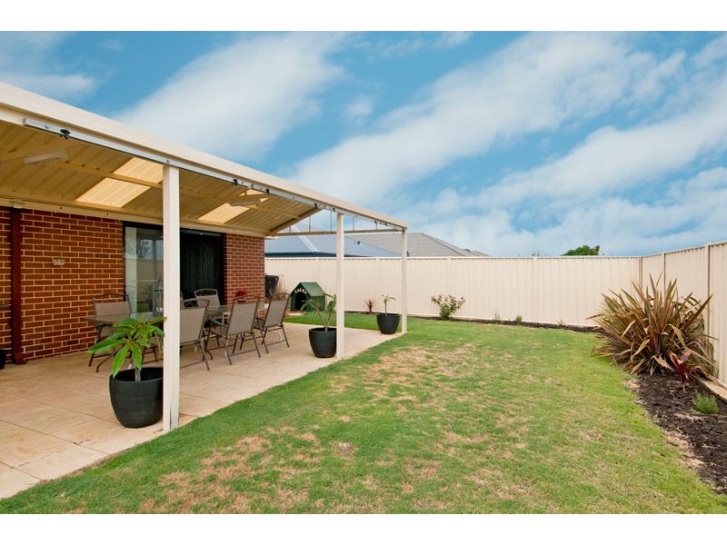 22 Highcliffe Circle, Lakelands WA 6180