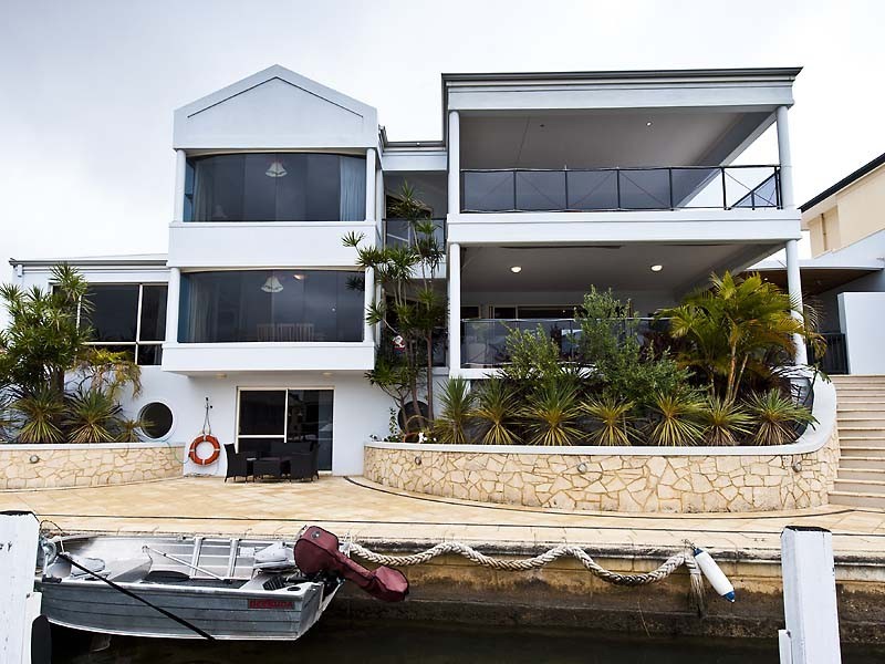 9 Santavea Mews, Halls Head WA 6210
