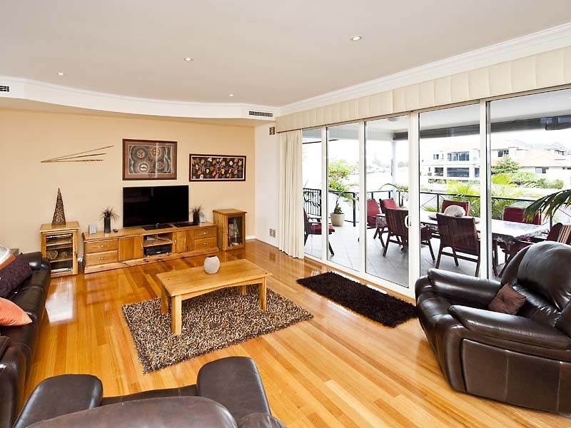 9 Santavea Mews, Halls Head WA 6210