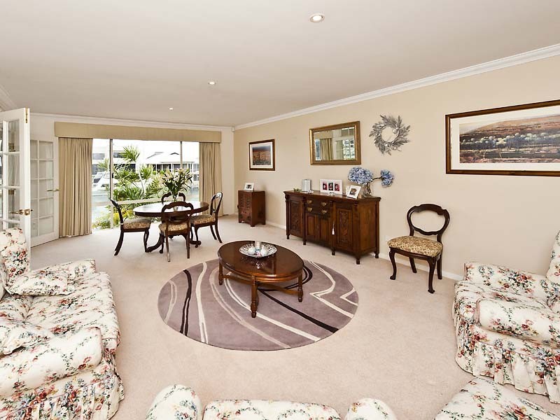 9 Santavea Mews, Halls Head WA 6210