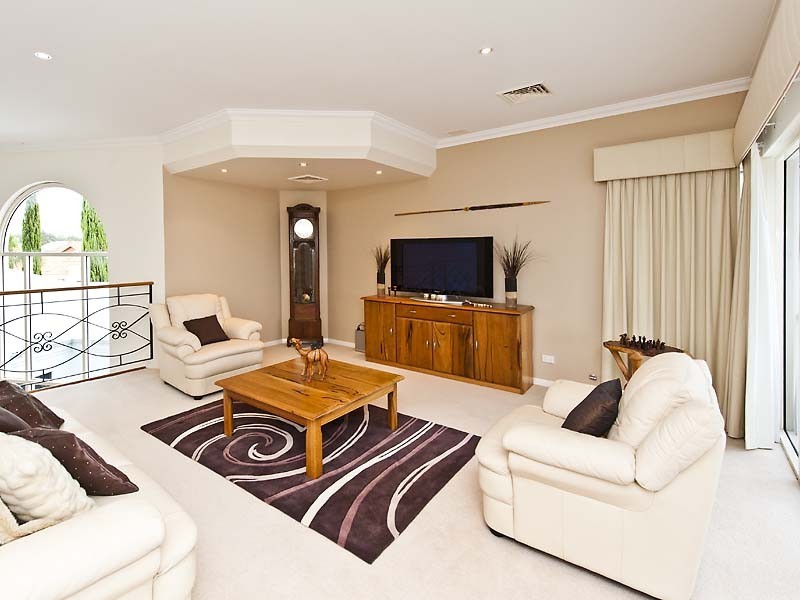 9 Santavea Mews, Halls Head WA 6210