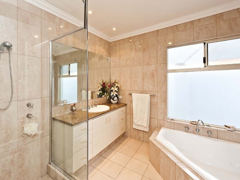 9 Santavea Mews, Halls Head WA 6210