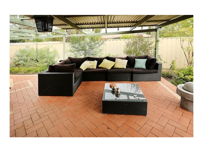 4 Marlborough Close, Greenfields WA 6210