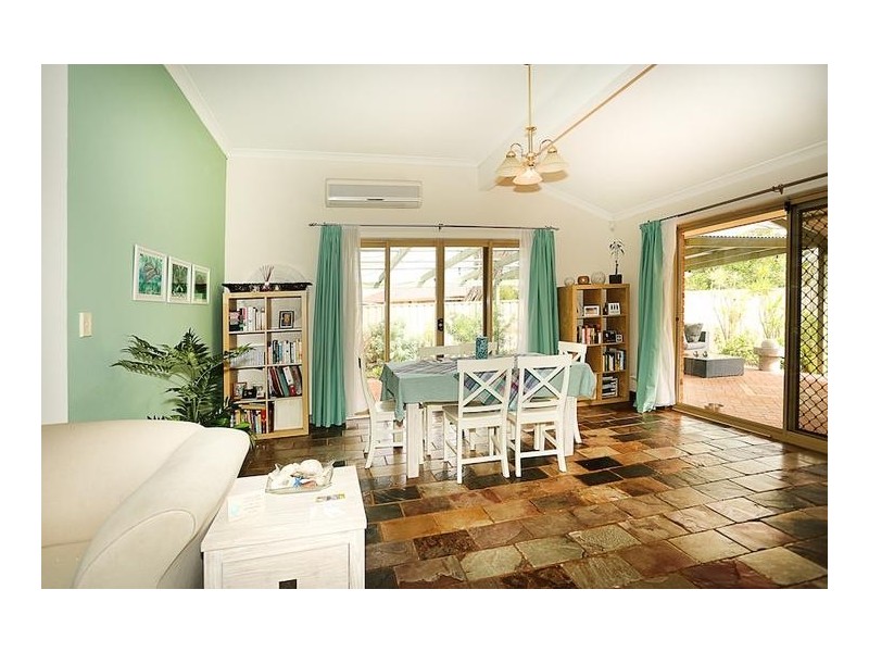 4 Marlborough Close, Greenfields WA 6210