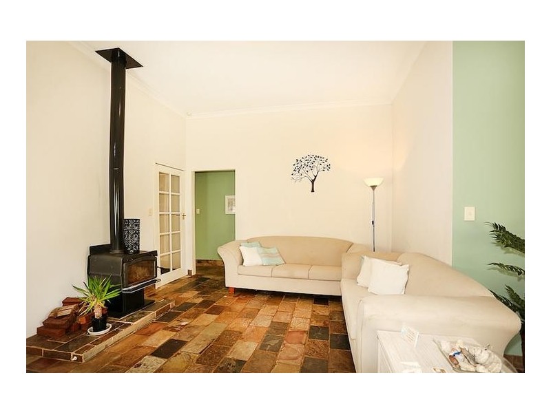 4 Marlborough Close, Greenfields WA 6210