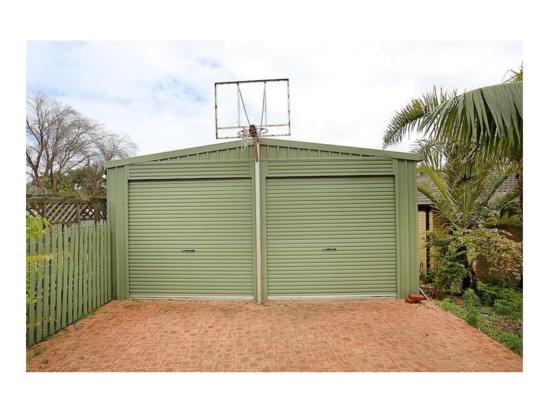 4 Marlborough Close, Greenfields WA 6210