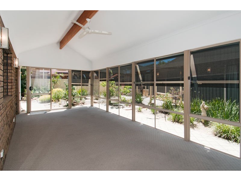 4 Napier Close, Halls Head WA 6210