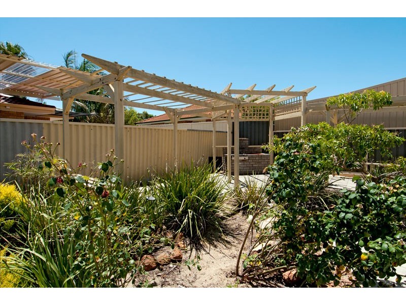 4 Napier Close, Halls Head WA 6210