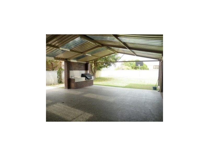 4 Hickman Road, Silver Sands WA 6210