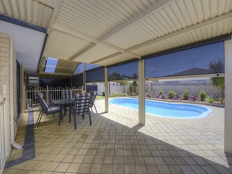 170 Peelwood Parade, Halls Head WA 6210